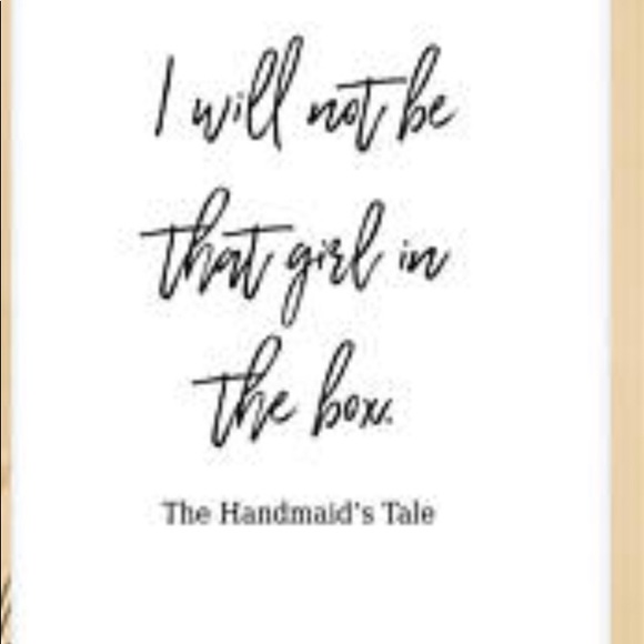 Meet your Posher, PhoebeNoel - Picture 2 of 15